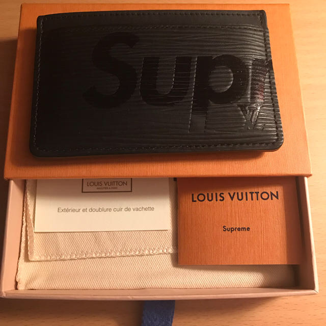 ルイヴィトン×シュプリーム名刺ケースsupremeLouis Vuitton