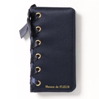 メゾンドフルール(Maison de FLEUR)のMaison de FLEUR ブランドロゴレースアップiPhone7/8ケース(iPhoneケース)