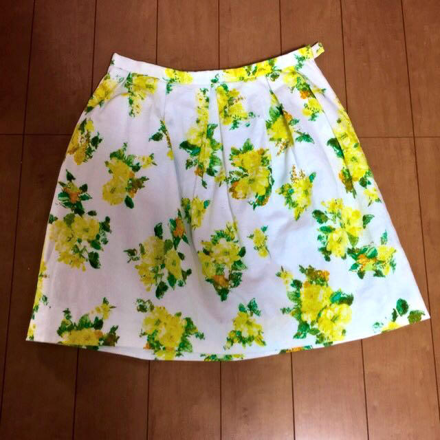 JUSGLITTY(ジャスグリッティー)のジャスグリッティー花柄スカート レディースのスカート(ひざ丈スカート)の商品写真