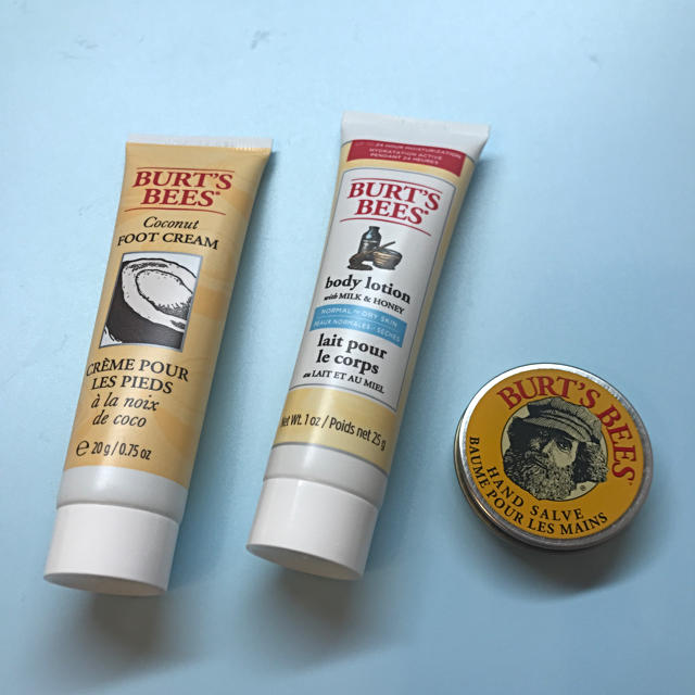 BURT'S BEES(バーツビーズ)のBurt’s Bees 三点セット コスメ/美容のボディケア(ボディローション/ミルク)の商品写真