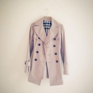 バーバリー(BURBERRY)のBurberry トレンチコート(トレンチコート)