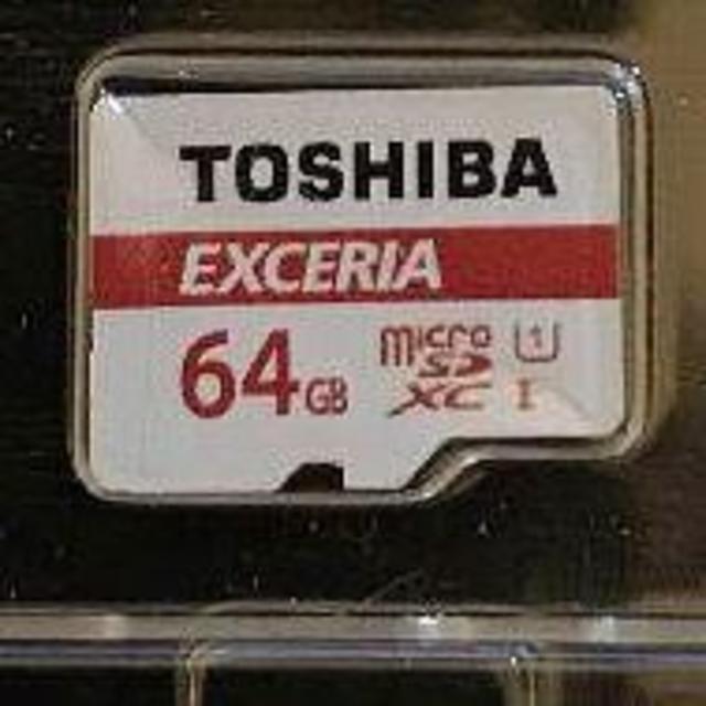 東芝(トウシバ)の美品：TOSHIBA microSDXCカード 64GB 国内正規品 スマホ/家電/カメラのPC/タブレット(その他)の商品写真