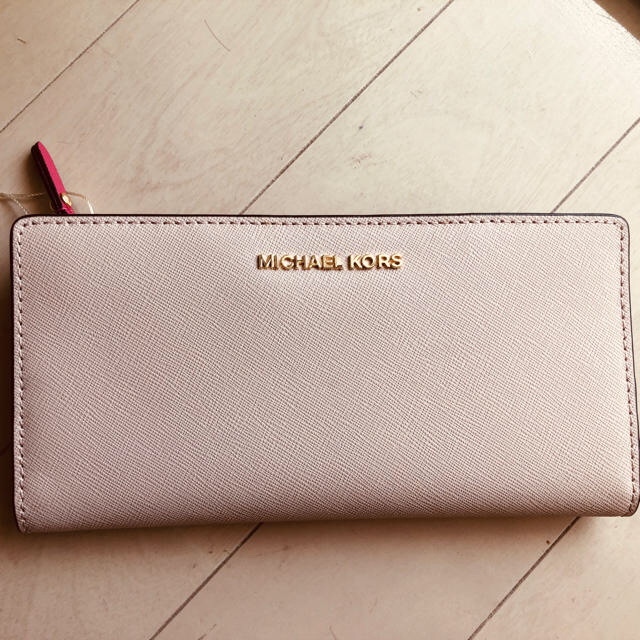 Michael Kors(マイケルコース)の値下げ！マイケルコース カードケース付薄型長財布 レディースのファッション小物(パスケース/IDカードホルダー)の商品写真