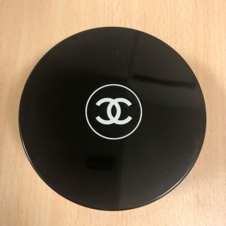 シャネル(CHANEL)のプードゥルユニヴェルセルリーブル 30(フェイスパウダー)