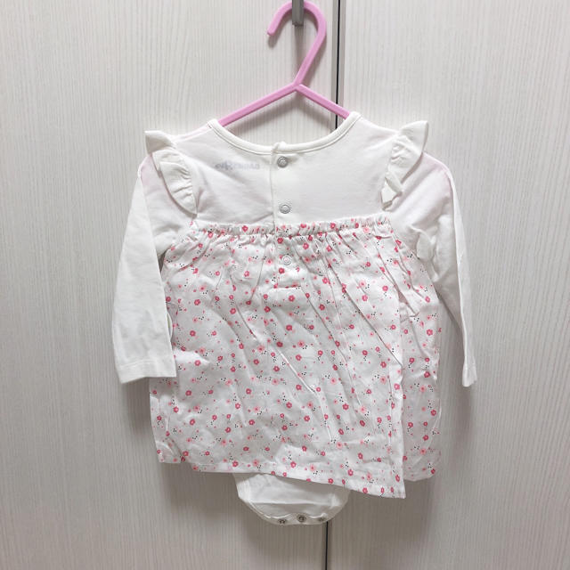 トイザらス(トイザラス)の【新品未使用】babiesRus 花柄ロンパース キッズ/ベビー/マタニティのベビー服(~85cm)(ロンパース)の商品写真