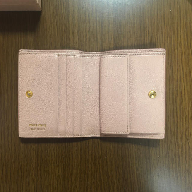 miumiu(ミュウミュウ)の値下げ！ミュウミュウのミニ財布 メンズのファッション小物(折り財布)の商品写真