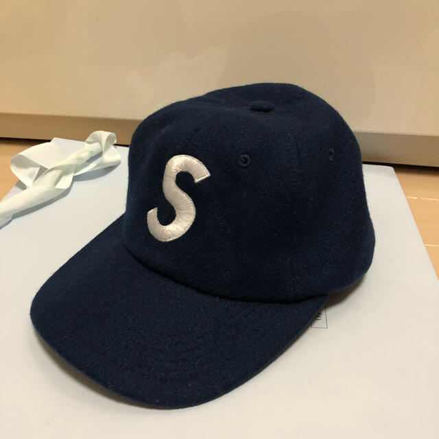 Supreme(シュプリーム)のsupremeのキャップ メンズの帽子(キャップ)の商品写真