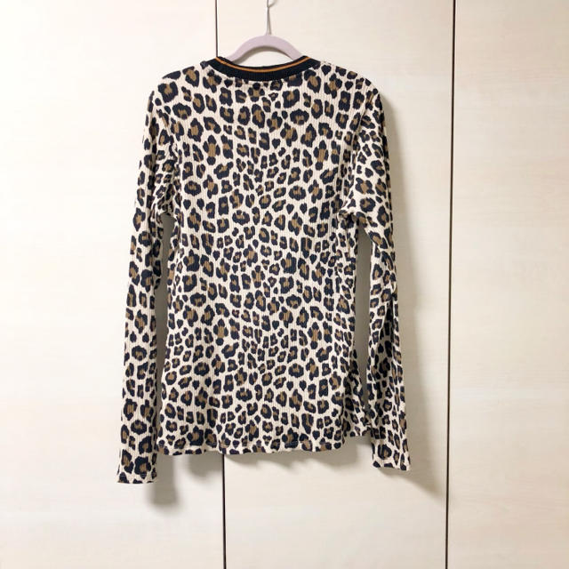 H&M - ロンT ヒョウ柄 レオパード Tシャツの通販 by pin's shop H&M - ロンT ヒョウ柄 レオパード Tシャツの通販 by pin's shop