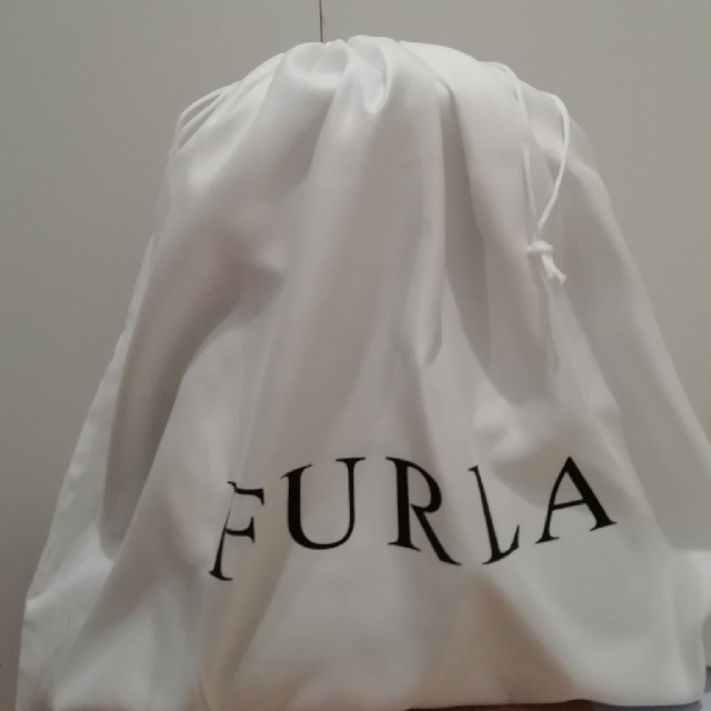 Furla(フルラ)のFURLA　パイパー　Sサイズ　大人気定番ブラック　ショルダーつき　ONYX  レディースのバッグ(ハンドバッグ)の商品写真