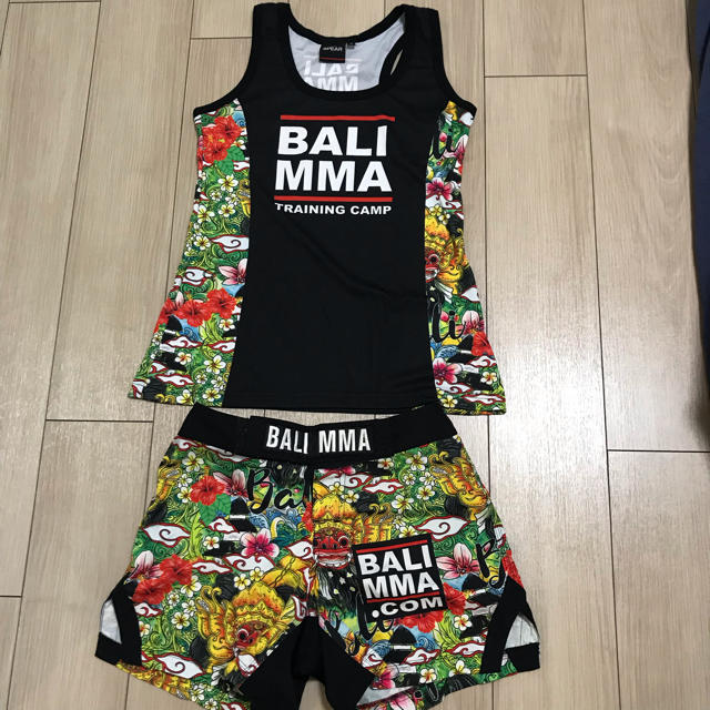 NIKE(ナイキ)の【値下げ】BALI MMAタンクトップ&キックパンツセット スポーツ/アウトドアのスポーツ/アウトドア その他(ボクシング)の商品写真