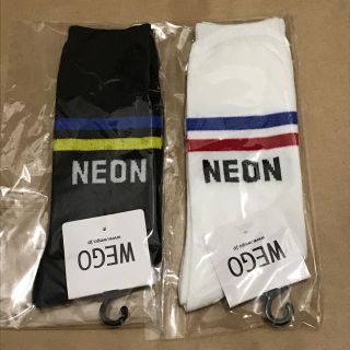 ウィゴー(WEGO)のWEGO レディースソックス 2足 NEON 黒 白(ソックス)