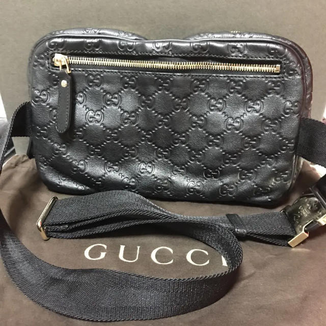 Gucci(グッチ)の⚠️土日限定値下げ♡⚠️レア GUCCI♡レザー ベルトバッグ レディースのバッグ(ボディバッグ/ウエストポーチ)の商品写真