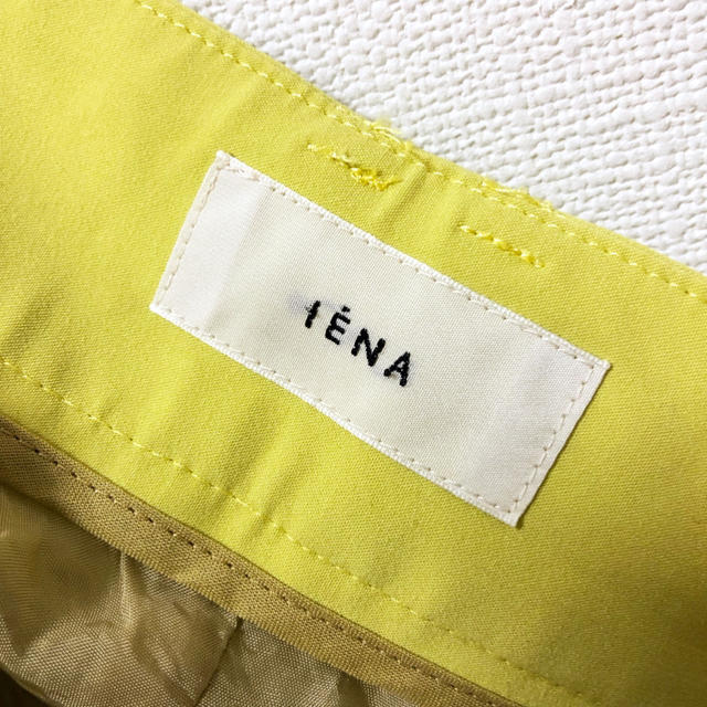 IENA(イエナ)のIENA カラータックパンツ レディースのパンツ(クロップドパンツ)の商品写真