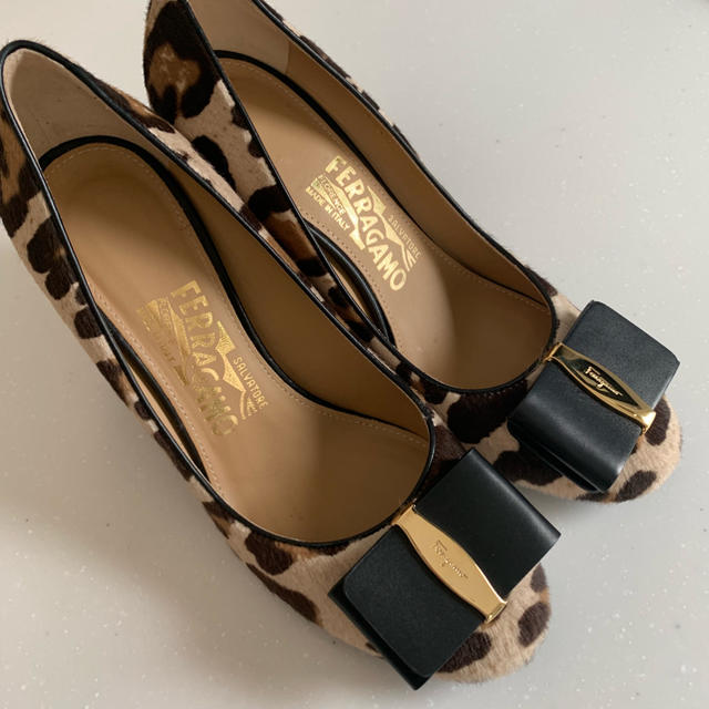 2022年最新海外 SALVATORE - Ferragamo Salvatore FERRAGAMO パンプス