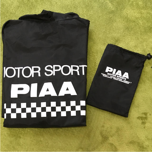 PIAA ポンチョ  黒 チケットのスポーツ(モータースポーツ)の商品写真