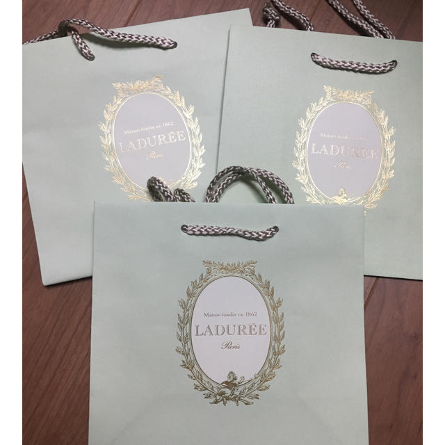 LADUREE(ラデュレ)のラデュレ ショップ袋 3枚セット レディースのバッグ(ショップ袋)の商品写真