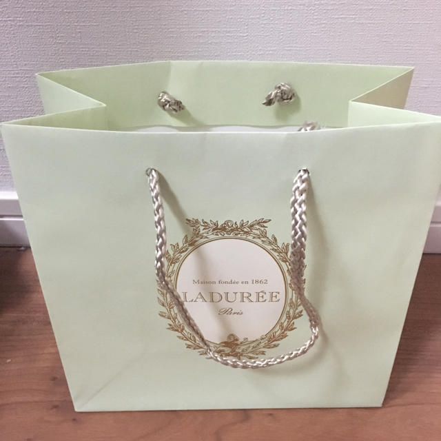 LADUREE(ラデュレ)のラデュレ ショップ袋 3枚セット レディースのバッグ(ショップ袋)の商品写真