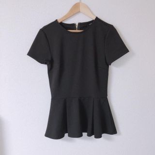 フォーエバートゥエンティーワン(FOREVER 21)の【新品】フォーエバー21 ペプラムトップス(カットソー(半袖/袖なし))