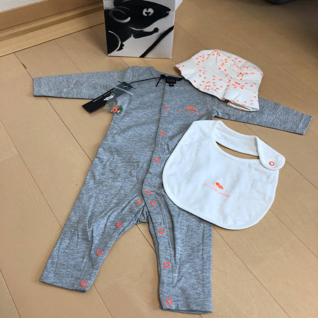 新しく着き 新品 ギフトセット 帽子 スタイ ベビー服 ベビーロンパース