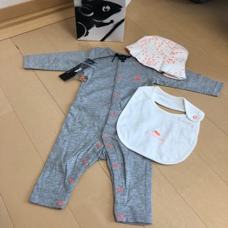 マークバイマークジェイコブス(MARC BY MARC JACOBS)の新品 マークジェイコブス ベビーロンパース ベビー服 スタイ 帽子 ギフトセット(ロンパース)