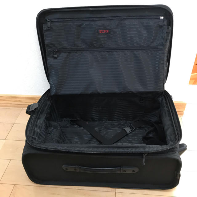 TUMI(トゥミ)の専用出品！難あり TUMI 2268D3 キャリーケース メンズのバッグ(トラベルバッグ/スーツケース)の商品写真