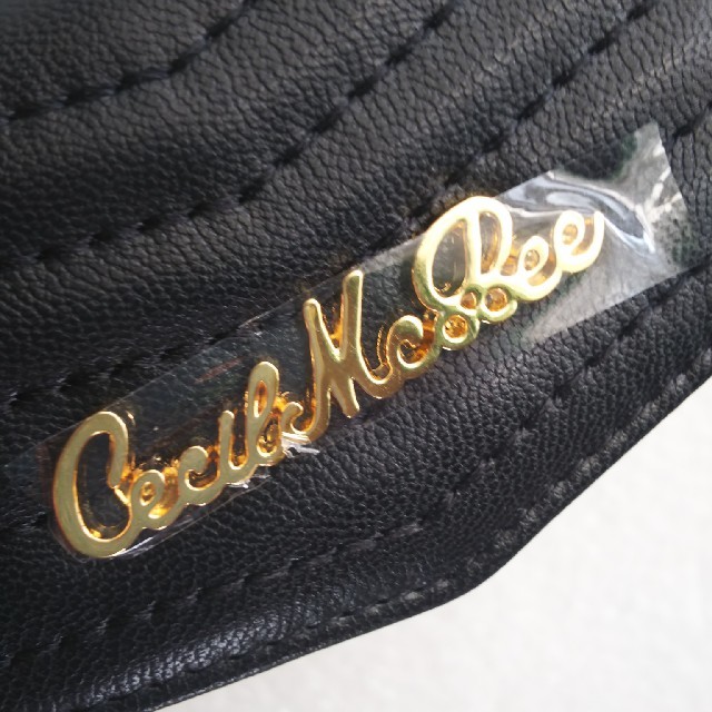 CECIL McBEE(セシルマクビー)のharu様専用CECIL McBEE新品ポケット付Vキルティング5連キーケース黒 レディースのファッション小物(キーケース)の商品写真