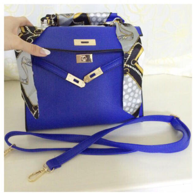 新品☆2wayスカーフ付きハンドバッグ青 レディースのバッグ(ハンドバッグ)の商品写真