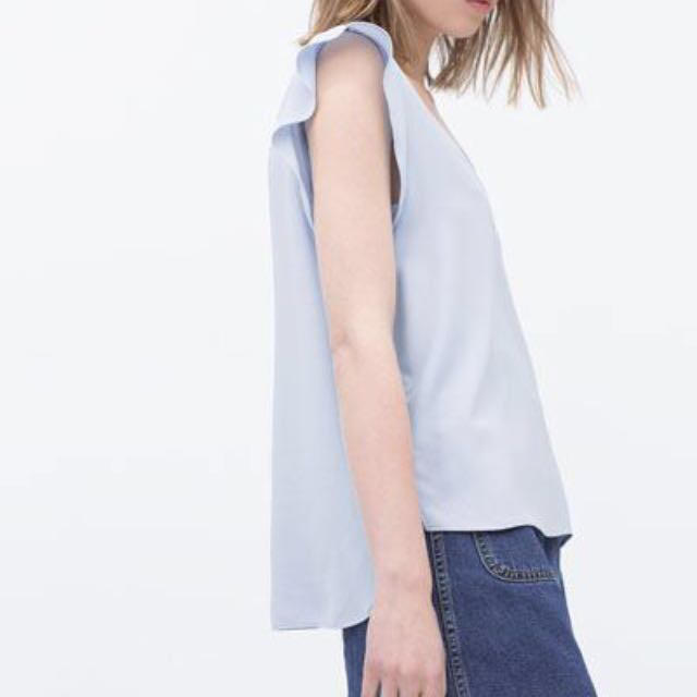 ZARA(ザラ)の今季新作♡ZARAフリルブラウス★送料込 レディースのトップス(チュニック)の商品写真