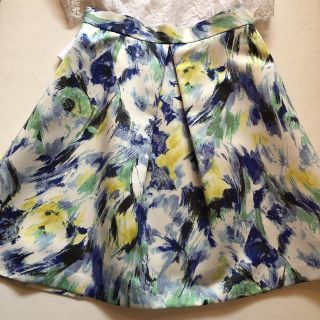 ノーリーズ(NOLLEY'S)の【美品】ノーリーズ♡花柄♡水彩柄♡スカート(ひざ丈スカート)