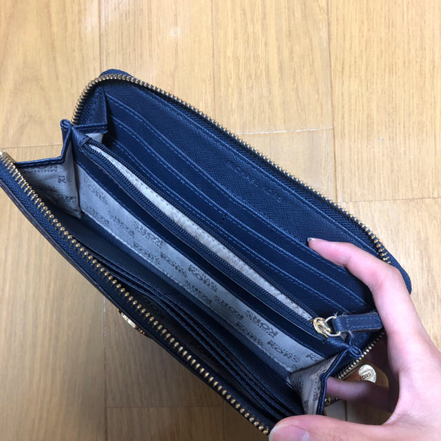 Michael Kors(マイケルコース)のマイケルコース 財布 紺色 メンズのファッション小物(長財布)の商品写真