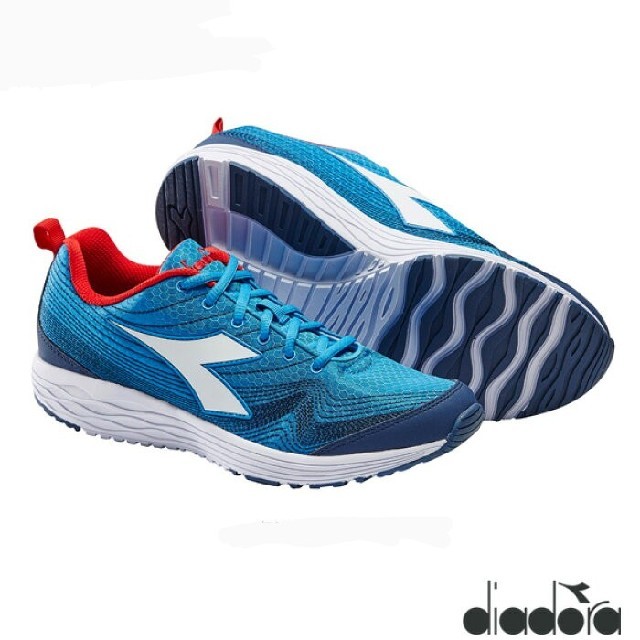 DIADORA(ディアドラ)のDIADRA ディアドラ メンズスニーカー  25.5cm 26.5cm 新品 スポーツ/アウトドアのサッカー/フットサル(シューズ)の商品写真