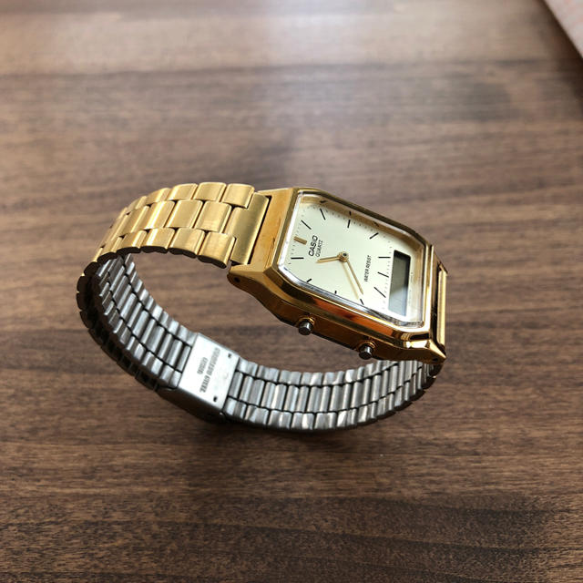 CASIO(カシオ)のCASIO ゴールド腕時計 メンズの時計(腕時計(アナログ))の商品写真