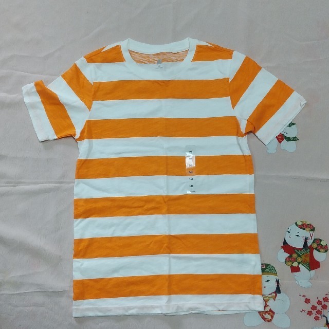 UNIQLO(ユニクロ)のタグ付き新品　UNIQLO　橙ボーダー Tシャツ140 キッズ/ベビー/マタニティのキッズ服男の子用(90cm~)(Tシャツ/カットソー)の商品写真