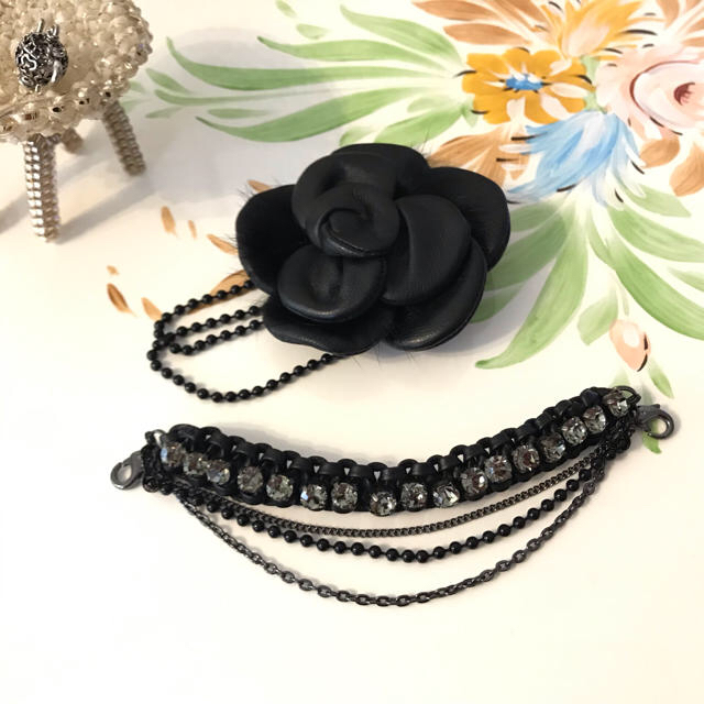 極美 バッグチャーム ブローチ レザー スワロフスキー アンテプリマ