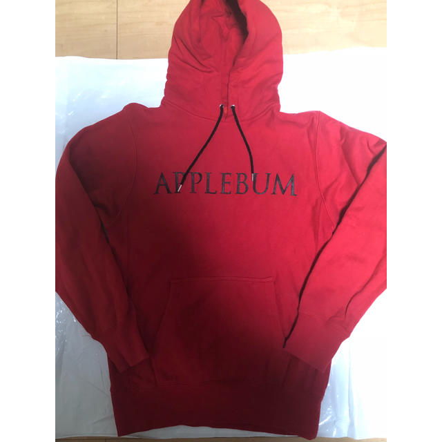 APPLEBUM(アップルバム)のAPPLEBUM アップルバム ロゴ パーカー タグ付属 メンズのトップス(パーカー)の商品写真