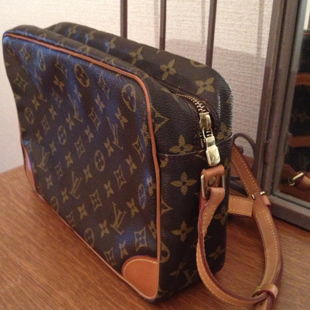 LOUIS 送料込み ヴィトンのショルダーの通販 by モナコ(プロフ読んでね)|ルイヴィトンならラクマ VUITTON - お得最新品
