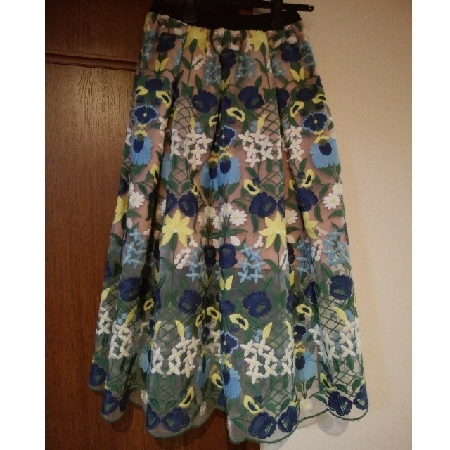 Chesty(チェスティ)のchesty  Embroidery Long Skirt　エンブロイダリー　0 レディースのスカート(ロングスカート)の商品写真