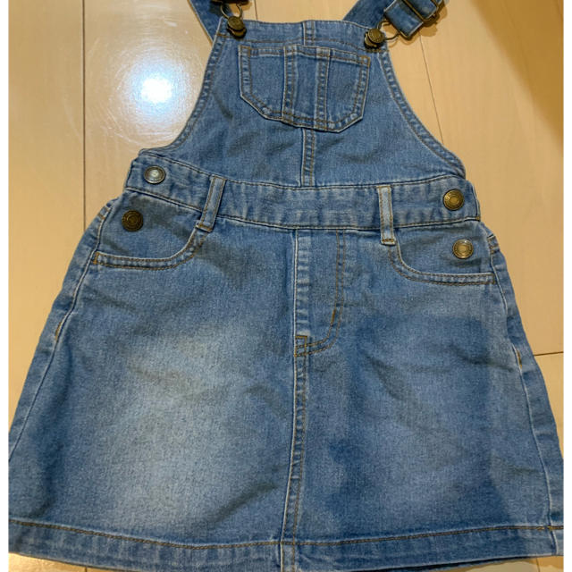 GLOBAL WORK(グローバルワーク)のグローバルワークキッズ デニムジャンバースカート S キッズ/ベビー/マタニティのキッズ服女の子用(90cm~)(ワンピース)の商品写真