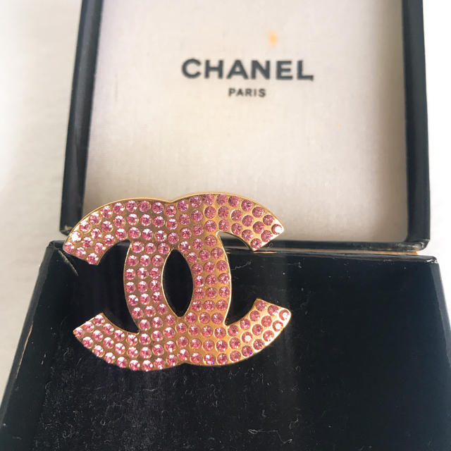 CHANEL - 美品 シャネル ブローチ ピンク ココマークゴールド 可愛い キラキラ ストーンの通販 by ma_chou shop