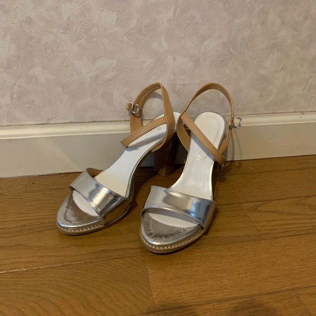 DIANA(ダイアナ)のDIANA ヒール サンダル レディースの靴/シューズ(サンダル)の商品写真