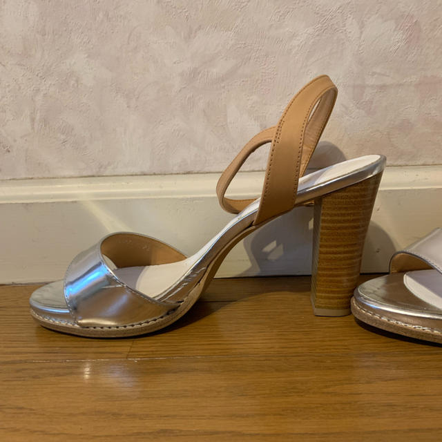 DIANA(ダイアナ)のDIANA ヒール サンダル レディースの靴/シューズ(サンダル)の商品写真