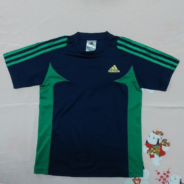 adidas(アディダス)のadidas 140 アディダス Tシャツ　1枚  きれいめ キッズ/ベビー/マタニティのキッズ服男の子用(90cm~)(Tシャツ/カットソー)の商品写真