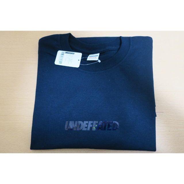 UNDEFEATED(アンディフィーテッド)の定価以下！送料込 UNDEFEATED HOLOGRAPHIC TEE 黒 S メンズのトップス(Tシャツ/カットソー(半袖/袖なし))の商品写真