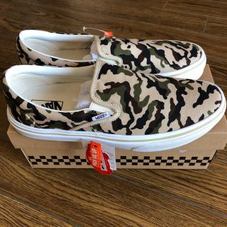 ヴァンズ(VANS)の【新品29センチ】vans スリッポン ベージュ カモ柄 ライト (スニーカー)