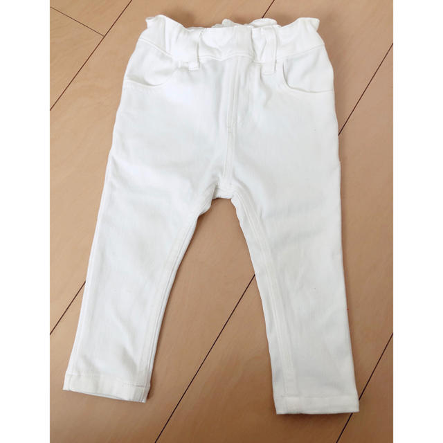 petit main(プティマイン)のホワイトパンツ キッズ/ベビー/マタニティのベビー服(~85cm)(パンツ)の商品写真