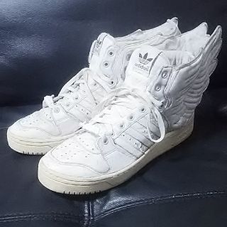 ジェレミースコット(JEREMY SCOTT)の
限定王道ウィング!ジェレミースコット×アディダスコラボスニーカー白


(スニーカー)