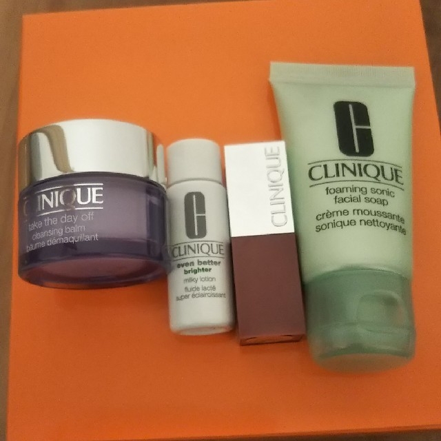 CLINIQUE(クリニーク)の★CLINIQUE★スプリングセット コスメ/美容のベースメイク/化粧品(その他)の商品写真