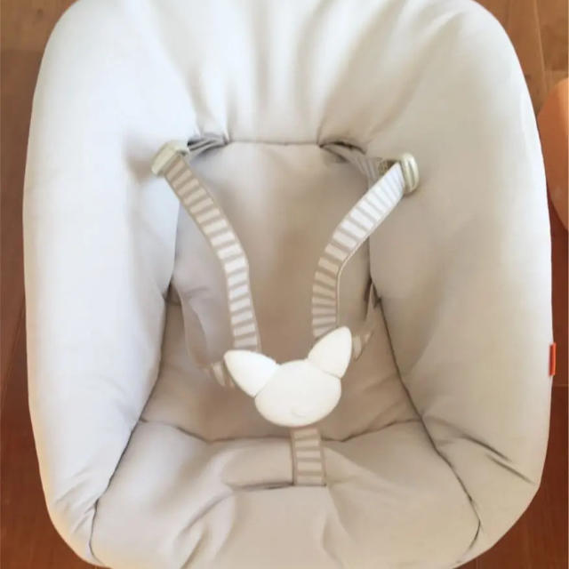 Stokke(ストッケ)のストッケ トリップトラップ ニューボーン 新生児用椅子 チェア キッズ/ベビー/マタニティの寝具/家具(その他)の商品写真