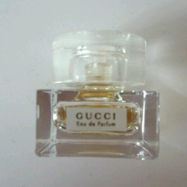 Gucci(グッチ)のGUCCI　ミニ香水　未使用 コスメ/美容の香水(香水(女性用))の商品写真