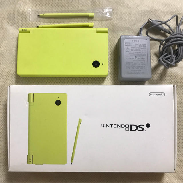 ニンテンドーDS(ニンテンドーDS)の【blue14様専用】Nintendo DSi ライムグリーン ソフト5個付 エンタメ/ホビーのゲームソフト/ゲーム機本体(携帯用ゲーム機本体)の商品写真